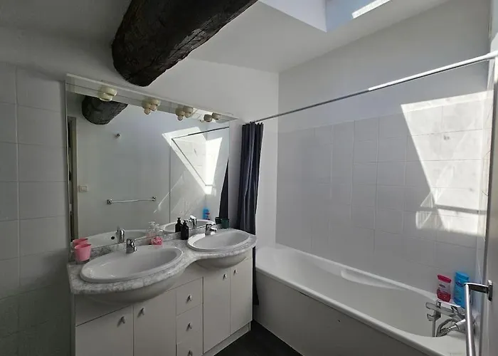 Le Duplex Du Marin Nimois - Nuit A アパート *